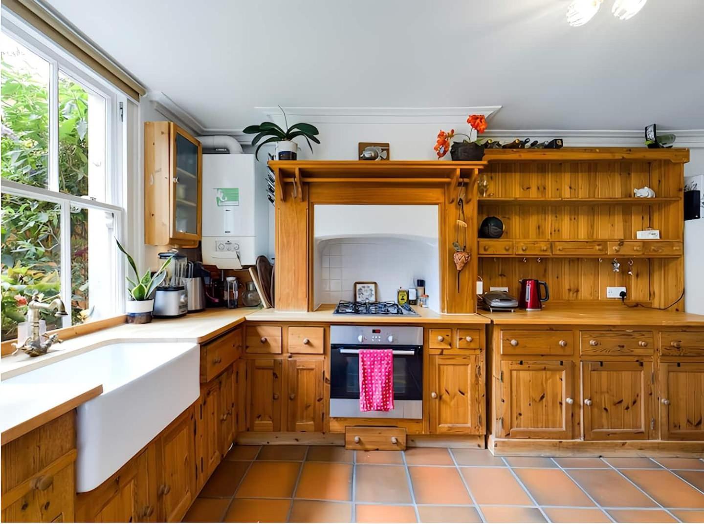 The Clapham Apartment With Private Patio Лондон Экстерьер фото