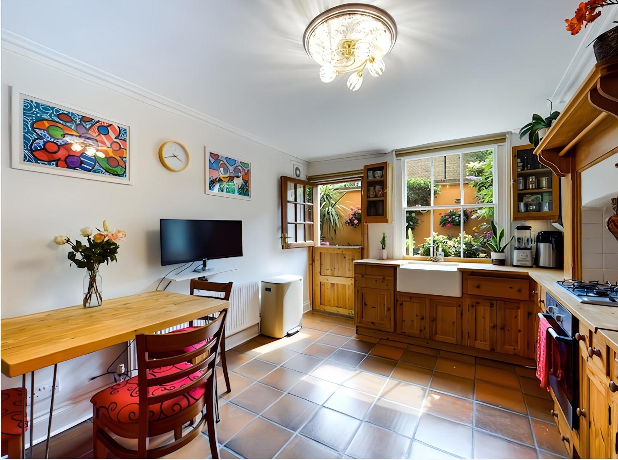 The Clapham Apartment With Private Patio Лондон Экстерьер фото